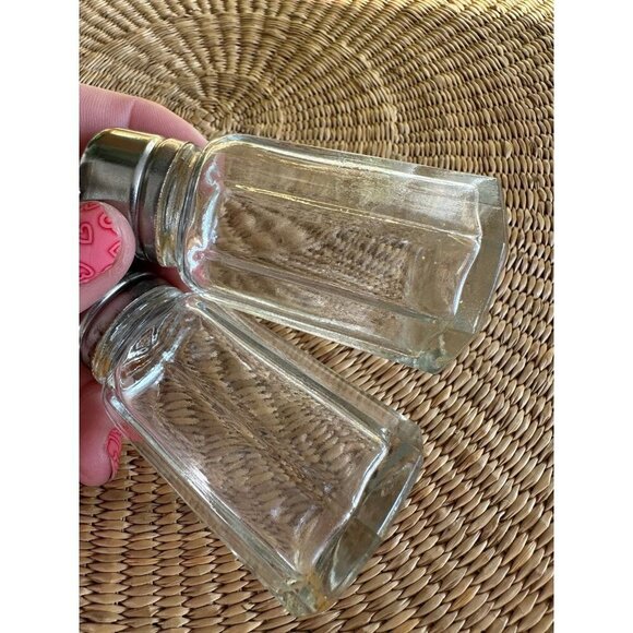 Pair of Glass Salt & Pepper Shakers - Picture 4 of 7